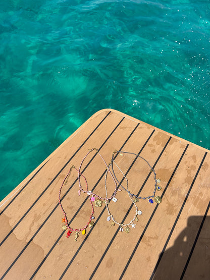Colliers charms sur cordon coloré à personnaliser