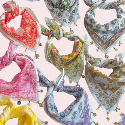 Foulard indien à charms personnalisable
